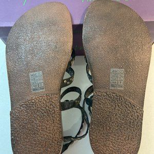 blowfish malibu gladiator sandals